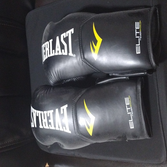 Boxing gloves - Picture 3 of 4